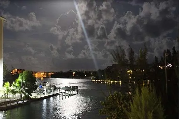 Bell Channel Inn Hotel&Scuba Diving Retreat Freeport Hotel