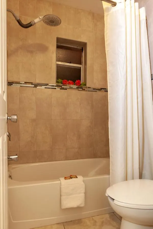Bell Channel Inn Hotel Фрипорт-Сити