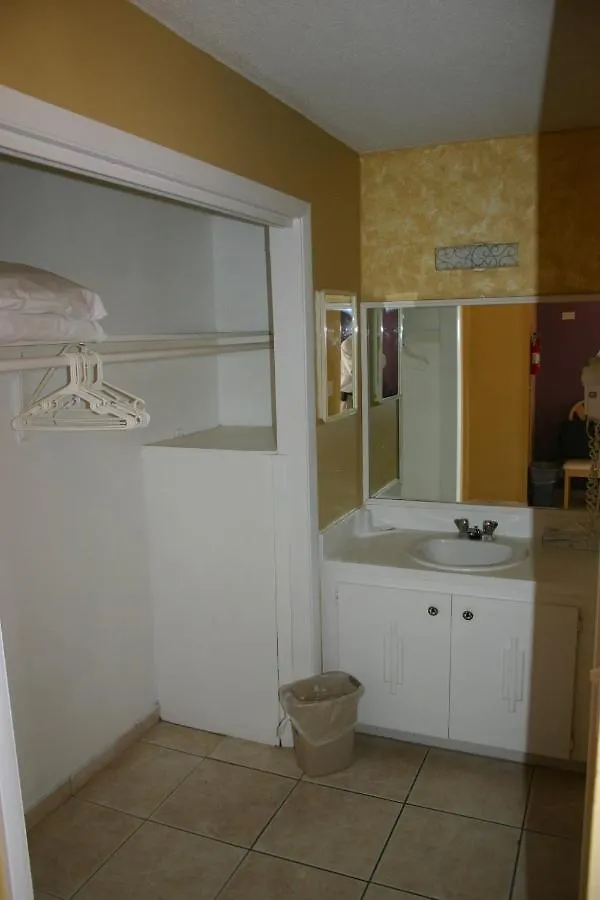 Bell Channel Inn Hotel Фрипорт-Сити