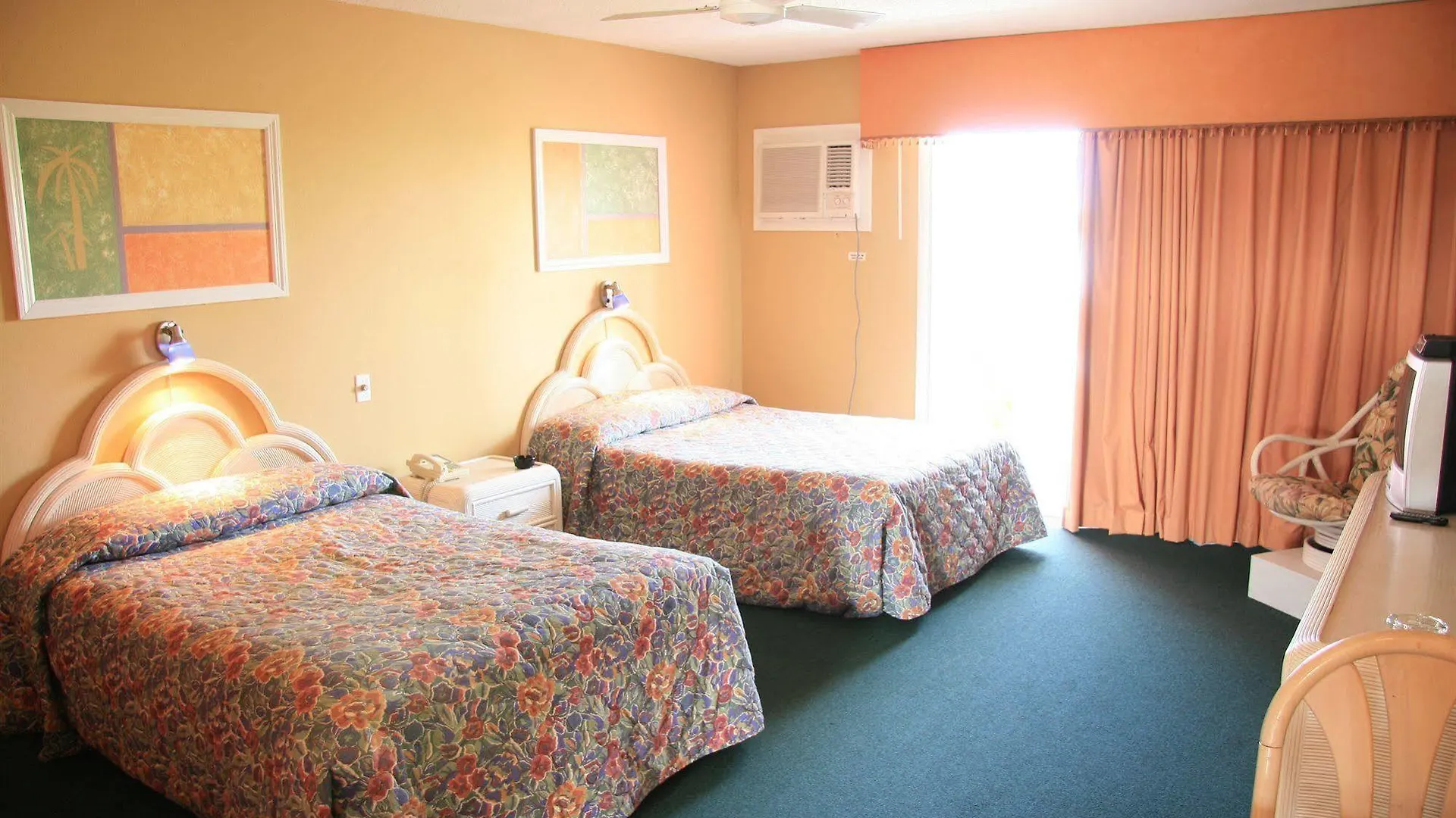 Bell Channel Inn Hotel Фрипорт-Сити